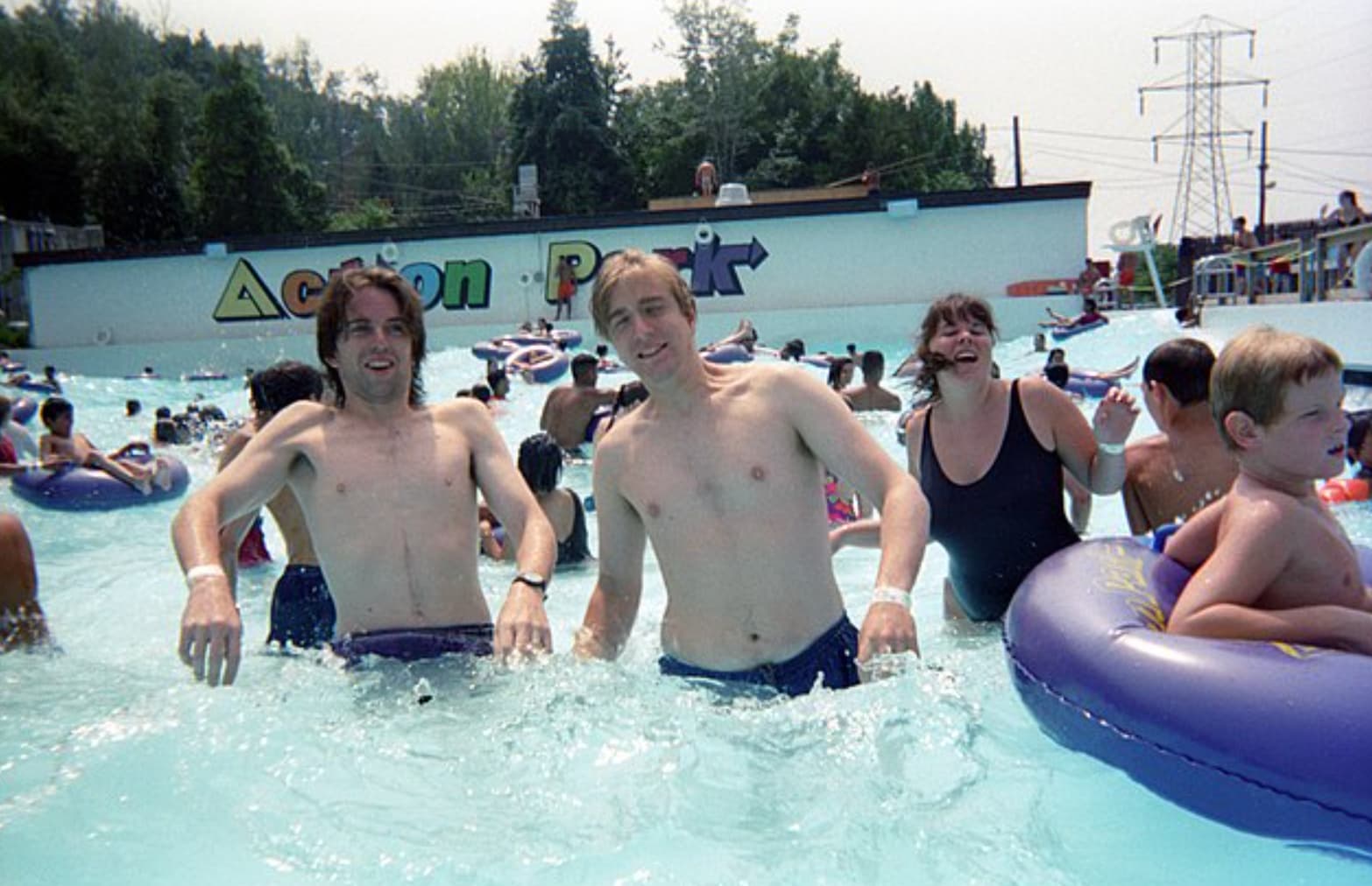 wave pool action park - Acon